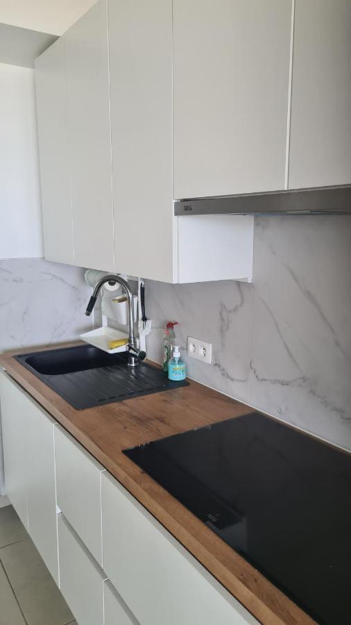 Frontaal Gelijkvloers Seaview 80M² 2 Slp Apartment ออสเทนด์ ภายนอก รูปภาพ